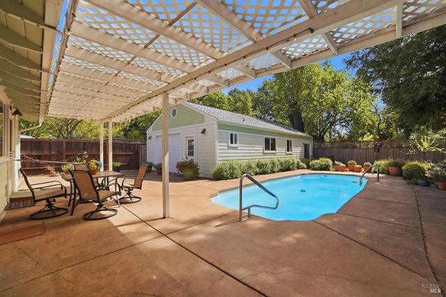 1856 Terry Rd, Santa Rosa, CA 95403