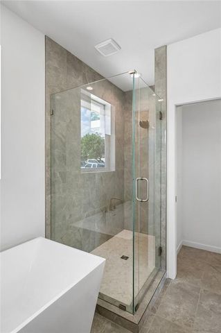 5870 Chateau Court, Parkville, MO 64152
