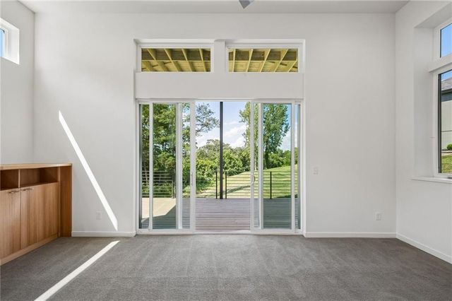 5870 Chateau Court, Parkville, MO 64152