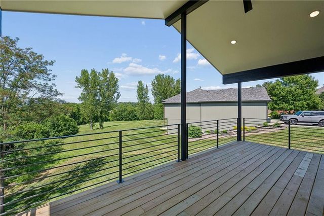 5870 Chateau Court, Parkville, MO 64152