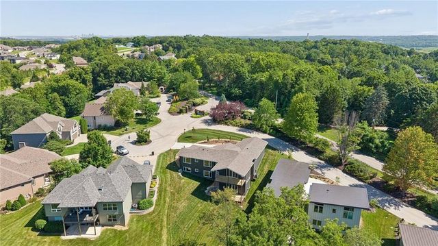 5870 Chateau Court, Parkville, MO 64152