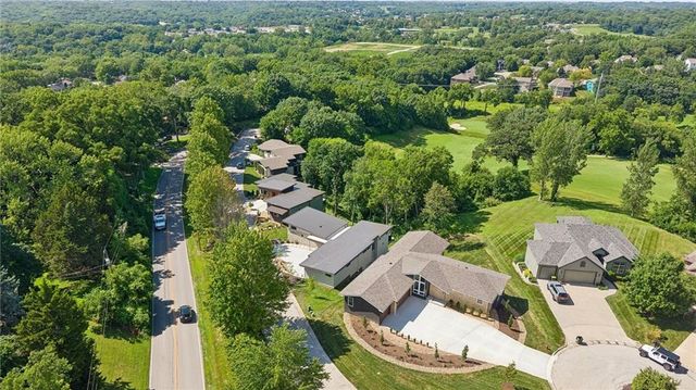 5870 Chateau Court, Parkville, MO 64152