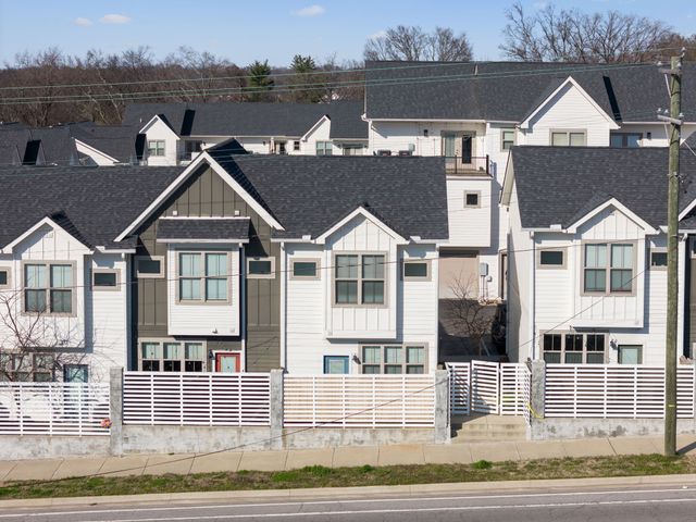 100 Thompson Ln Unit 6, Nashville, TN 37211