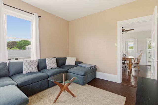 29 Prospect Street 3, Bristol, RI 02809