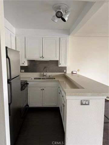 300 Cagney 115, Newport Beach, CA 92663