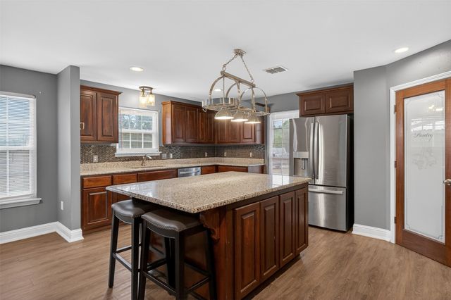 720 Haggerty Road, Karnack, TX 75661