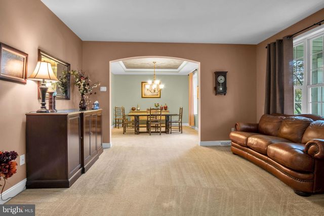 7433 VIEW CREST DR, Harrisburg, PA 17112