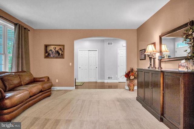 7433 VIEW CREST DR, Harrisburg, PA 17112
