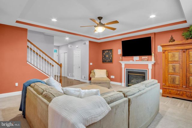 7433 VIEW CREST DR, Harrisburg, PA 17112