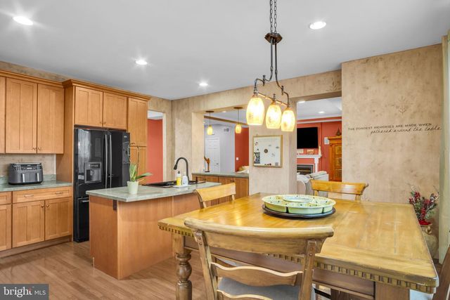 7433 VIEW CREST DR, Harrisburg, PA 17112