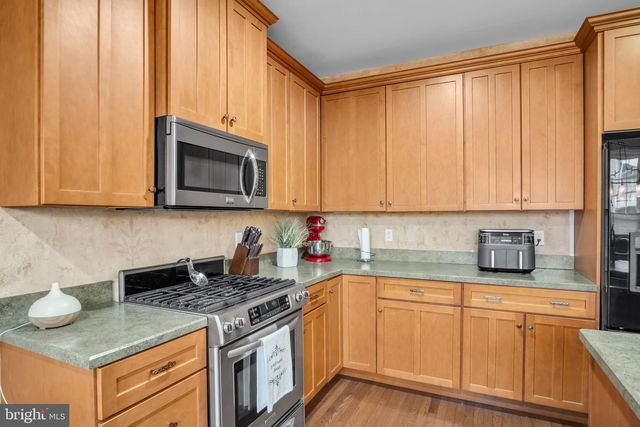 7433 VIEW CREST DR, Harrisburg, PA 17112