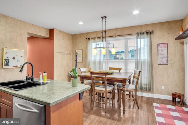 7433 VIEW CREST DR, Harrisburg, PA 17112