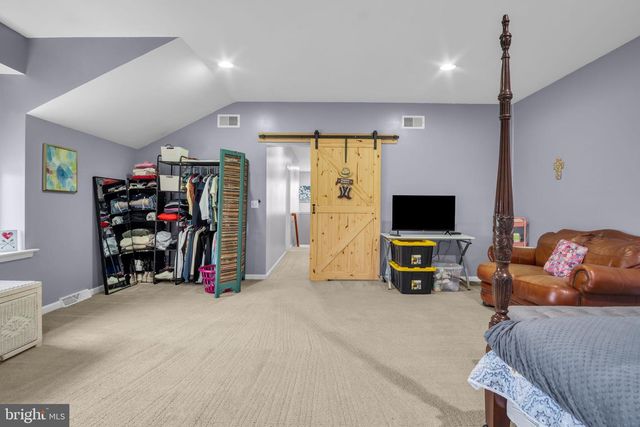 7433 VIEW CREST DR, Harrisburg, PA 17112
