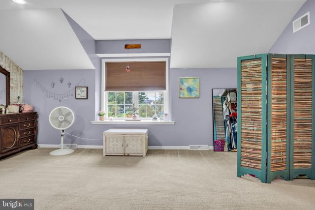 7433 VIEW CREST DR, Harrisburg, PA 17112