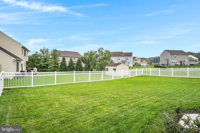 7433 VIEW CREST DR, Harrisburg, PA 17112