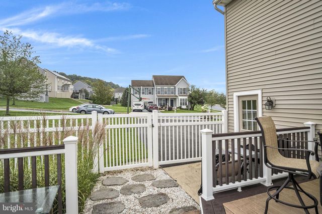 7433 VIEW CREST DR, Harrisburg, PA 17112