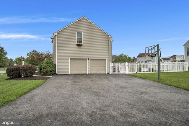7433 VIEW CREST DR, Harrisburg, PA 17112