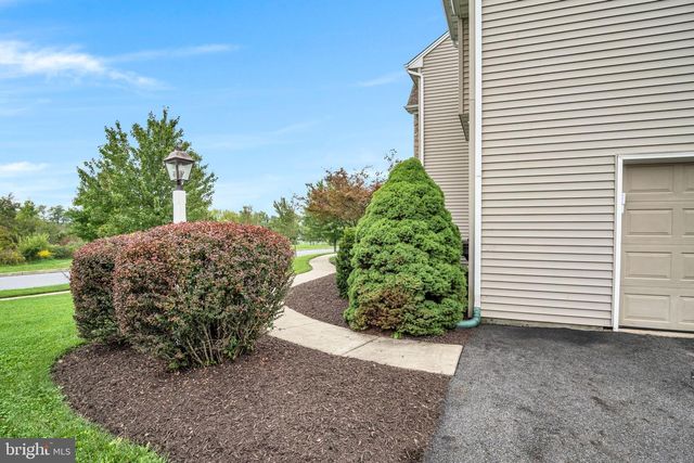 7433 VIEW CREST DR, Harrisburg, PA 17112