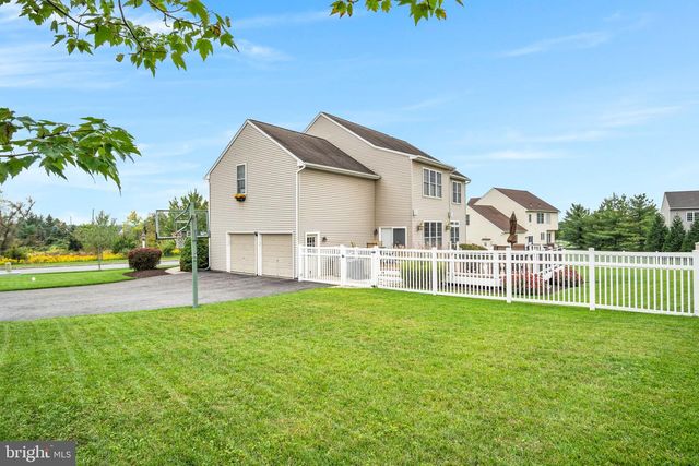 7433 VIEW CREST DR, Harrisburg, PA 17112