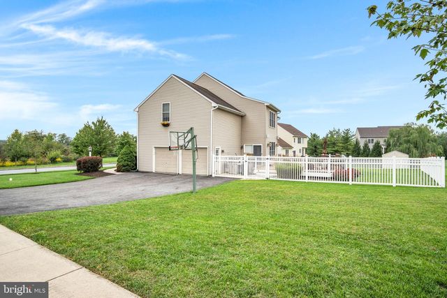 7433 VIEW CREST DR, Harrisburg, PA 17112