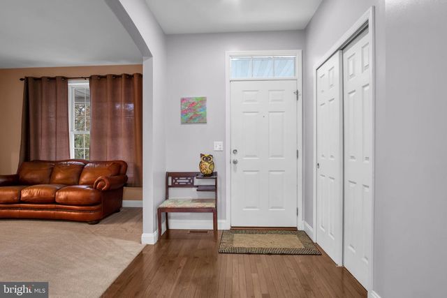 7433 VIEW CREST DR, Harrisburg, PA 17112