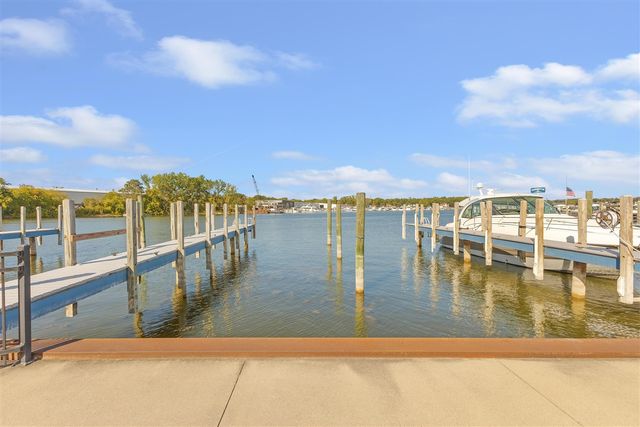 943 W Savidge Street, Spring Lake, MI 49456