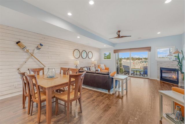 943 W Savidge Street, Spring Lake, MI 49456