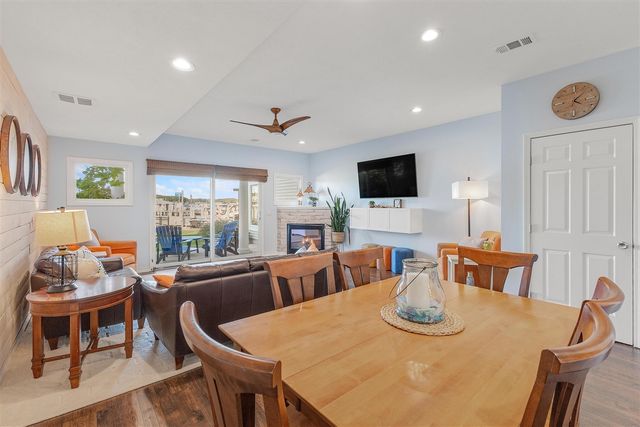 943 W Savidge Street, Spring Lake, MI 49456