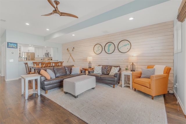 943 W Savidge Street, Spring Lake, MI 49456