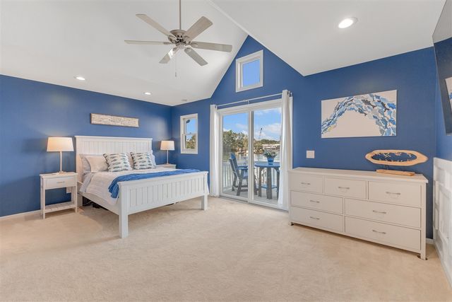 943 W Savidge Street, Spring Lake, MI 49456