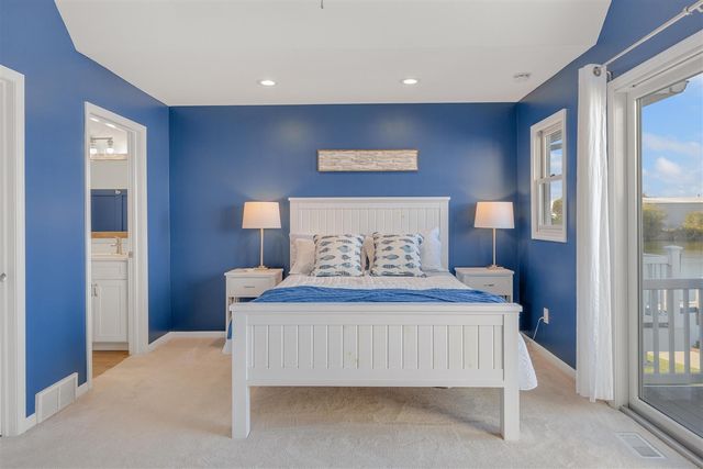 943 W Savidge Street, Spring Lake, MI 49456