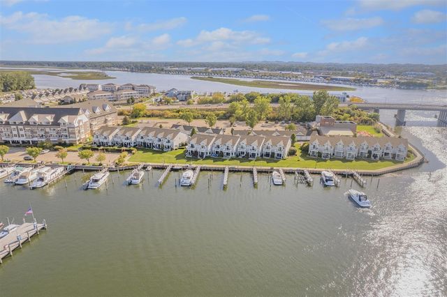 943 W Savidge Street, Spring Lake, MI 49456