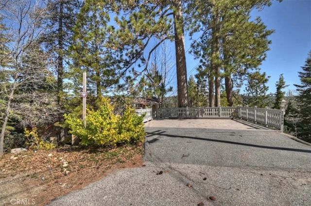 26599 Placer, Lake Arrowhead, CA 92352
