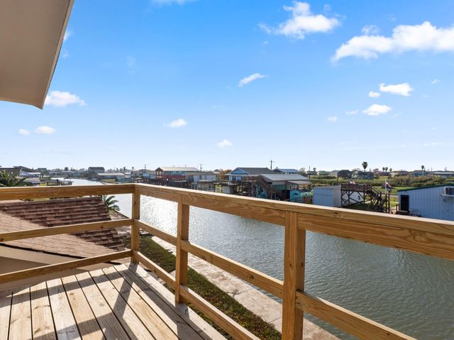 265 County Road 209, Sargent, TX 77414