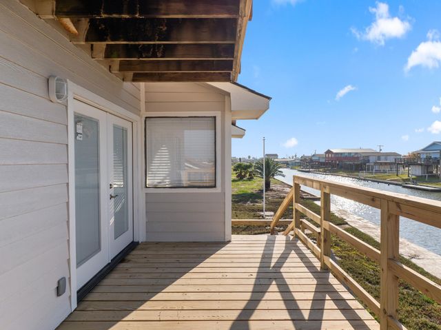 265 County Road 209, Sargent, TX 77414