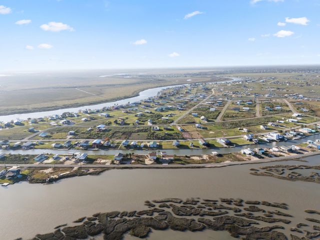 265 County Road 209, Sargent, TX 77414