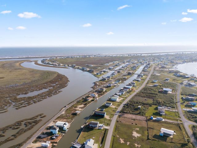 265 County Road 209, Sargent, TX 77414