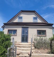 608 W 4th St, Walsenburg, CO 81089