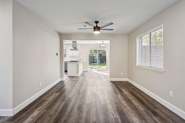 68 NE Yewleaf Road, The Woodlands, TX 77381