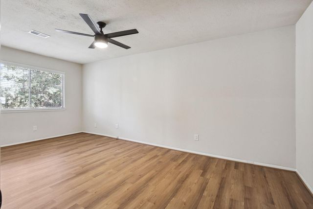 68 NE Yewleaf Road, The Woodlands, TX 77381
