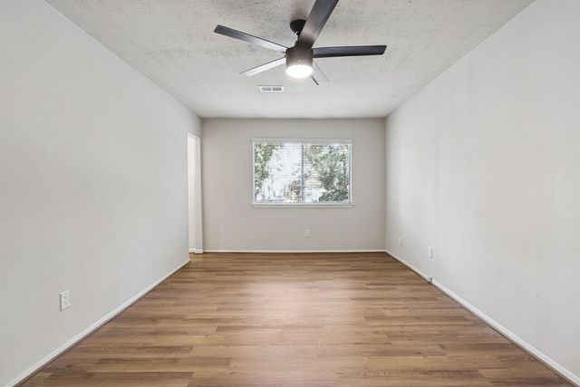 68 NE Yewleaf Road, The Woodlands, TX 77381
