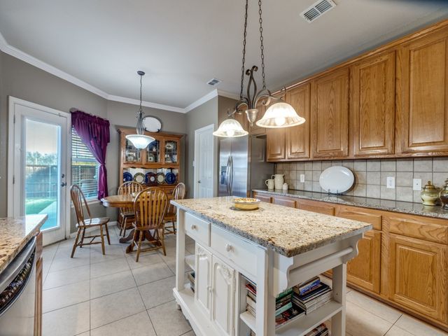 1605 San Carlos Drive, Van Alstyne, TX 75495