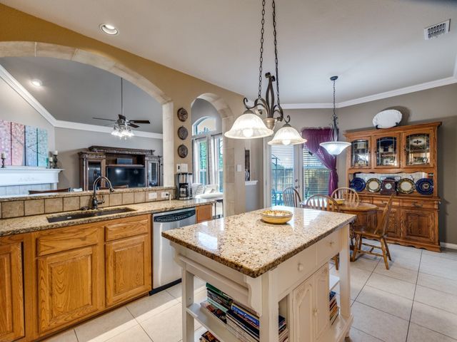 1605 San Carlos Drive, Van Alstyne, TX 75495