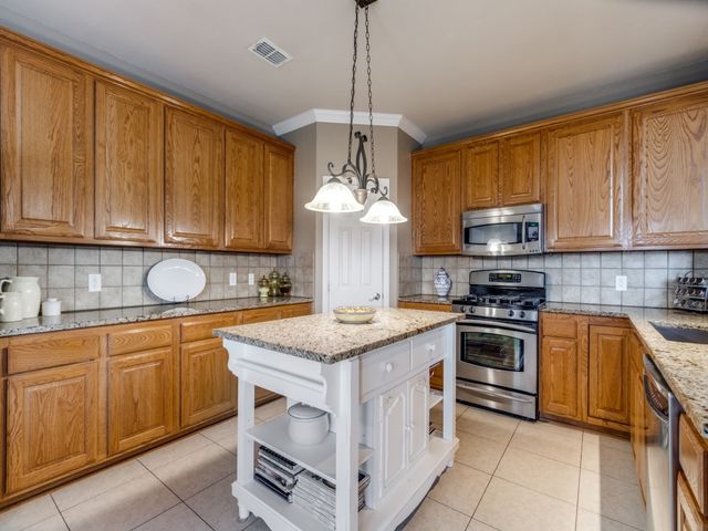 1605 San Carlos Drive, Van Alstyne, TX 75495