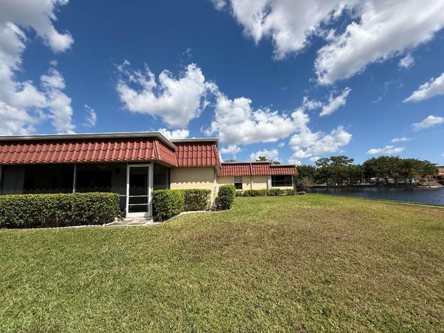 734 Nantucket Circle, Lake Worth, FL 33467