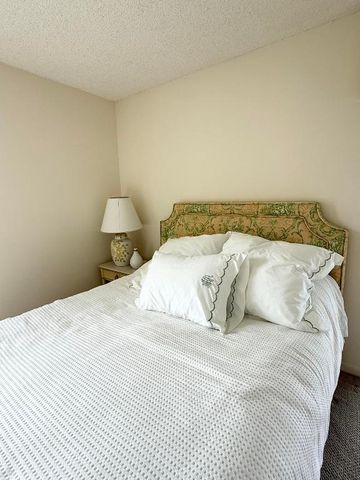 734 Nantucket Circle, Lake Worth, FL 33467