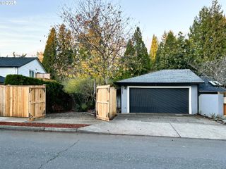 3545 Se 1ST St, Gresham, OR 97080