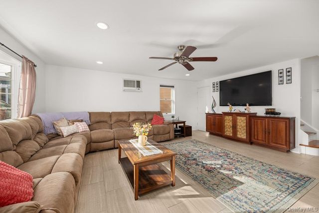 19 W 13th Road, Broad Channel, NY 11693