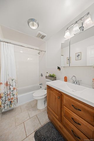 19 W 13th Road, Broad Channel, NY 11693