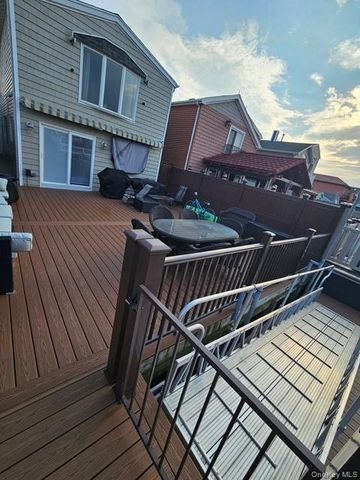 19 W 13th Road, Broad Channel, NY 11693